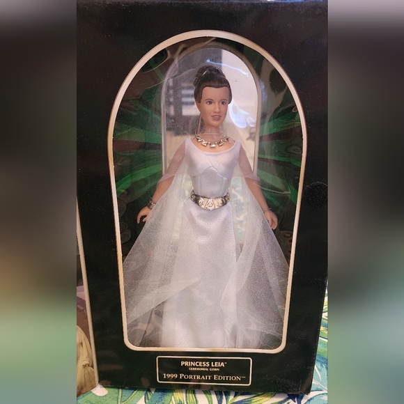 1999 Princess Leia Doll - Picture 2 of 6